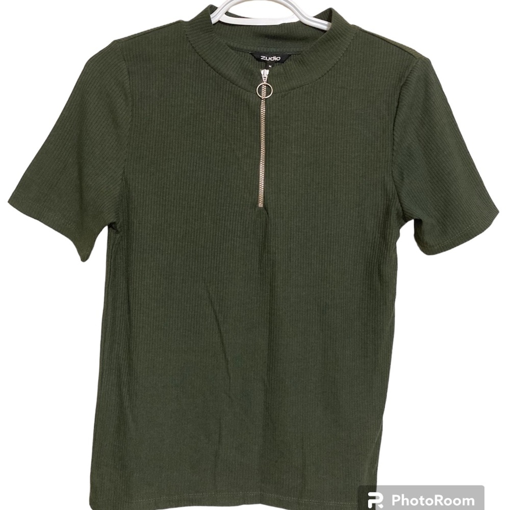 NWOT Brand new Khaki knitted Sweatshirt with Zip front top. Size : M